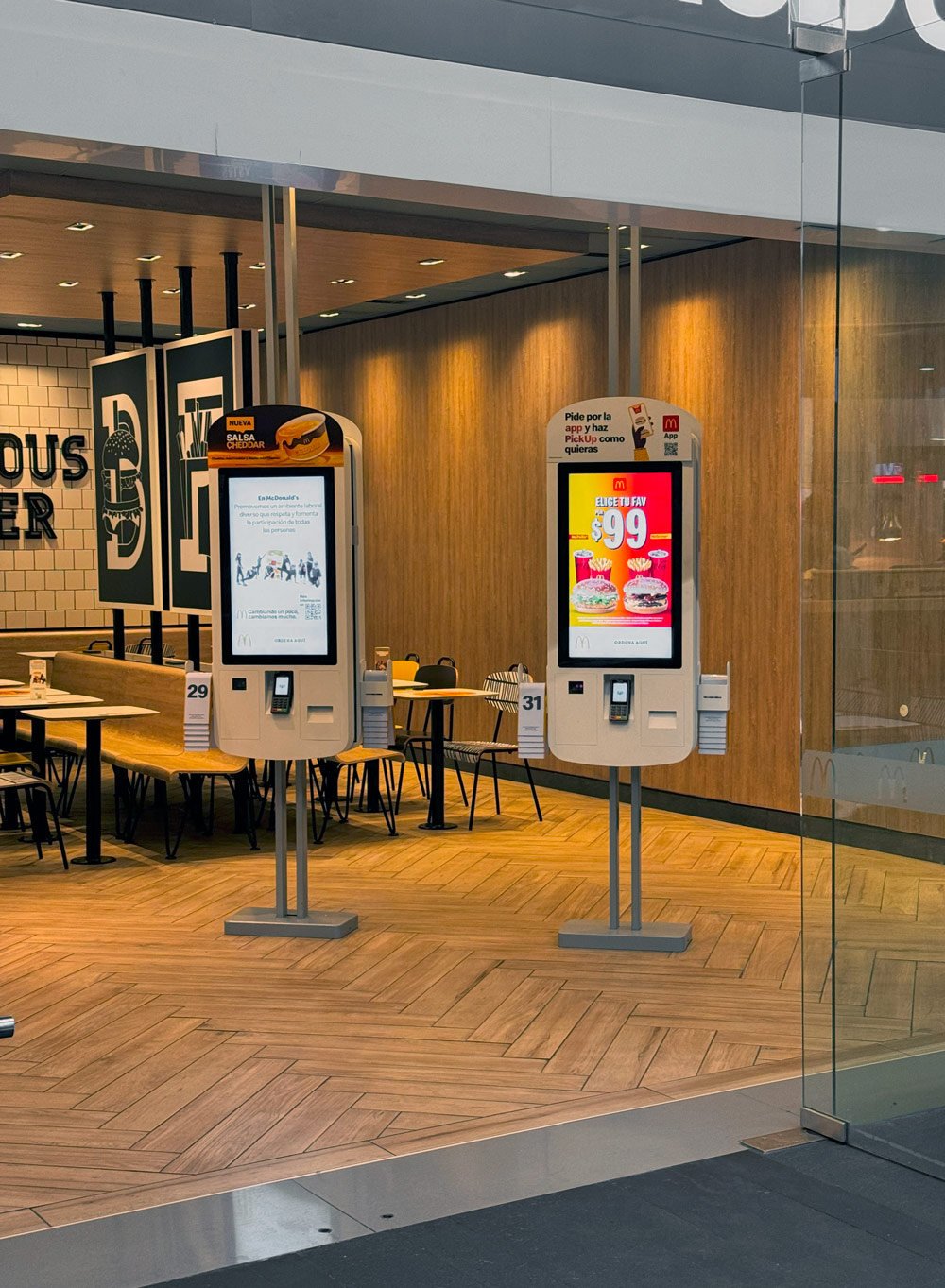 quick-service-restaurant-checkout-kiosk