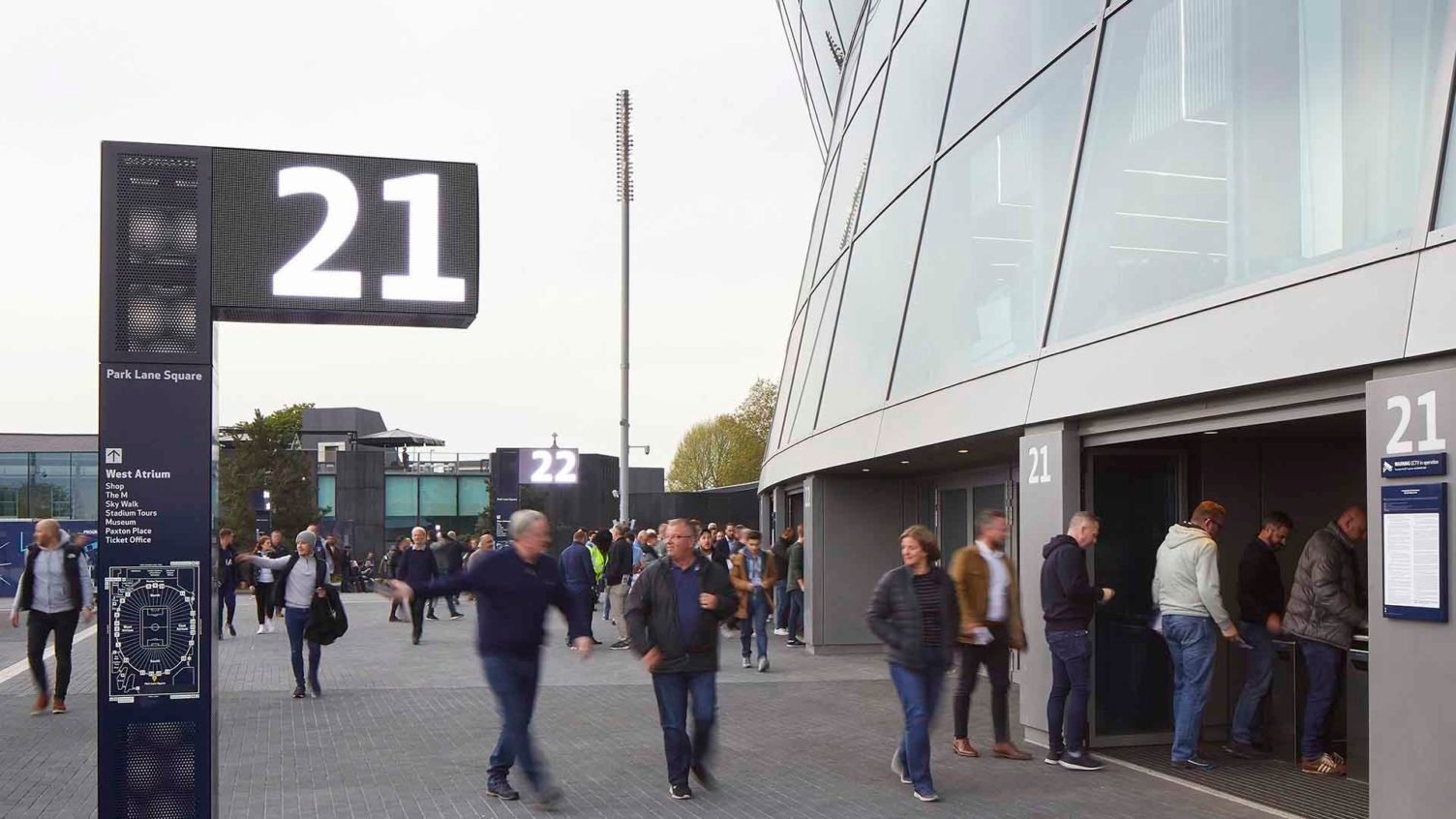 wayfinding-digital-signage-hero-1504x846